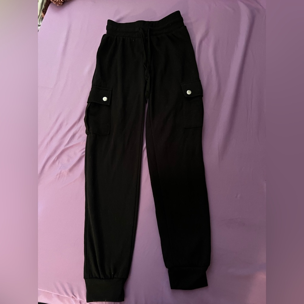 XS black sweat pants with pockets on the side
